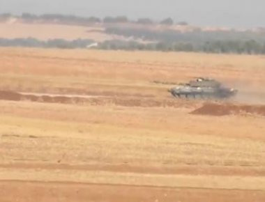 Στρατιώτης vs άρματος μάχης: Τον κυνήγαγε στο δρόμο και έφαγε πύραυλο! (βίντεο)